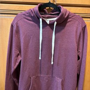 Nice quality Hoodie in Maroon. Size M